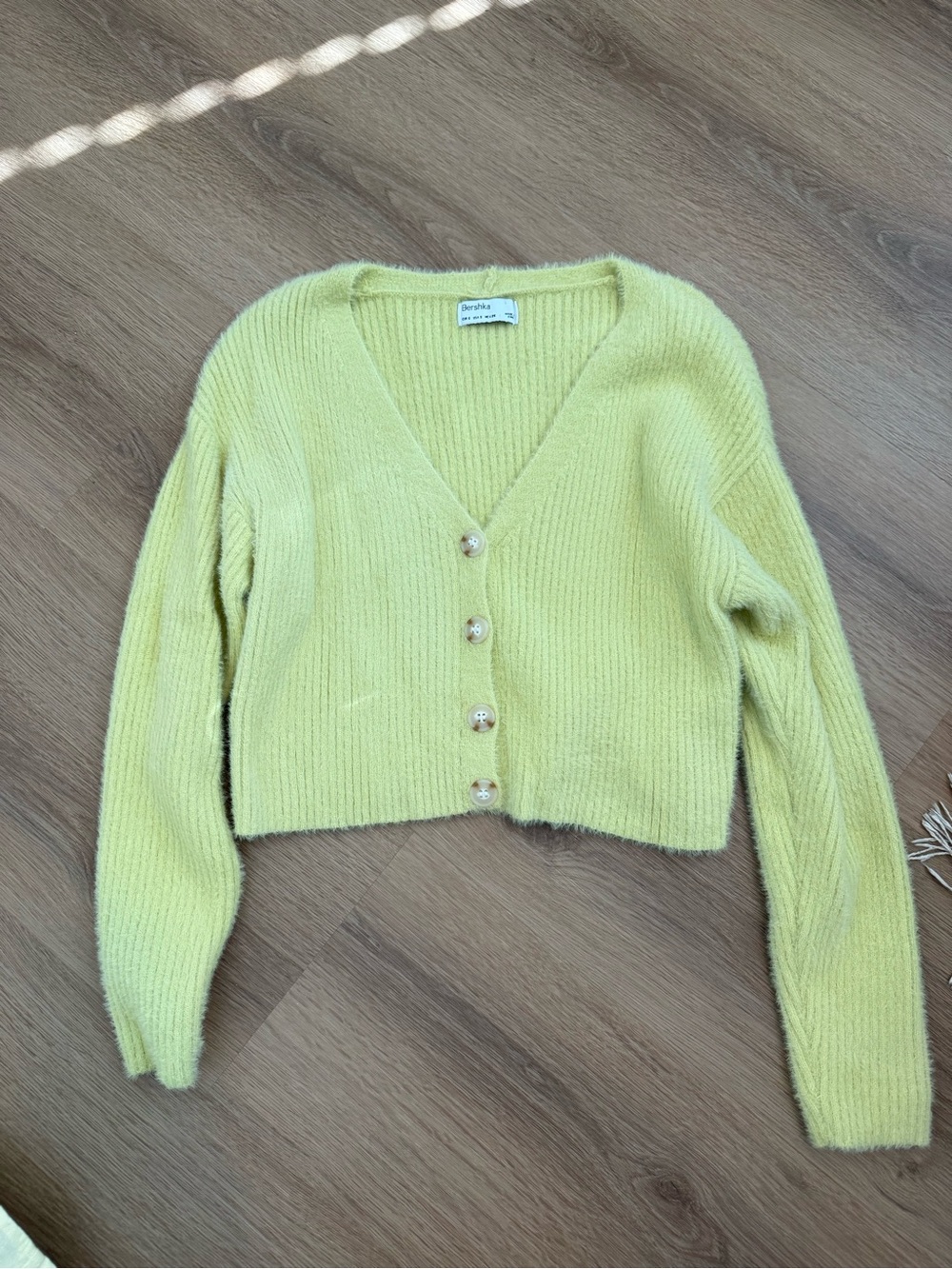 Bershka Cropped V-Neck Cardigan in Lime